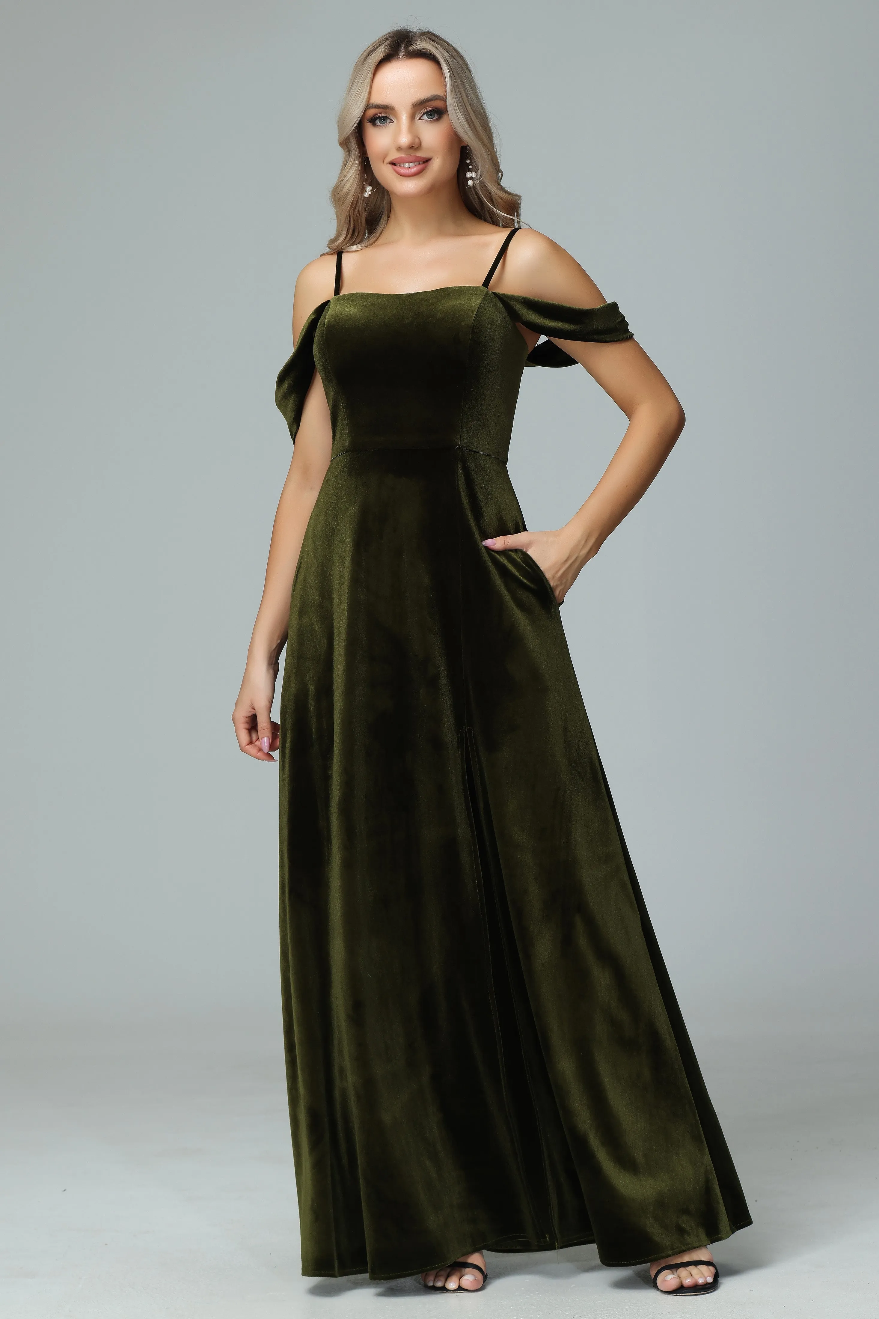 Off the Shoulder Straps Velvet Bridesmaid Dresses with Pockets